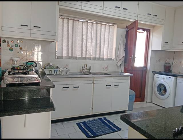 3 BEDROOM FREEHOLD FOR SALE IN BELFORT ESTATE